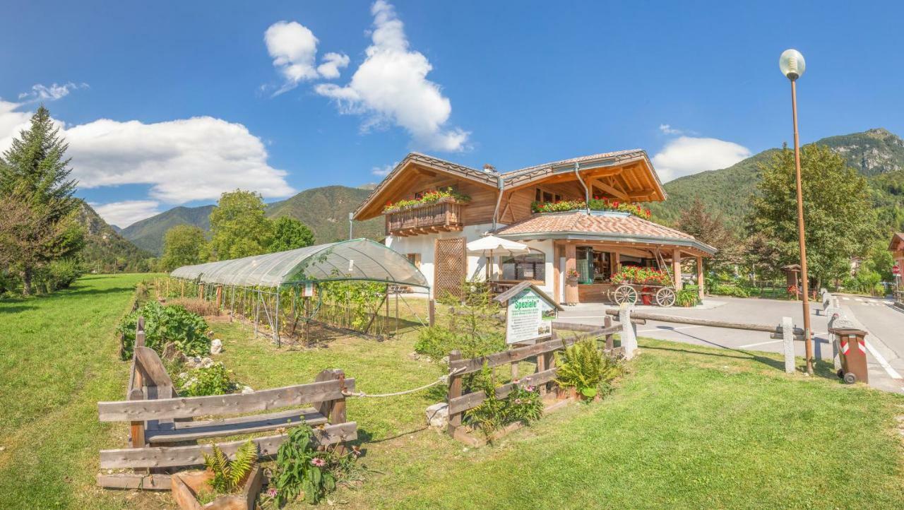 B&B Dalla Fattoria Della Patty Pieve Di Ledro Luaran gambar